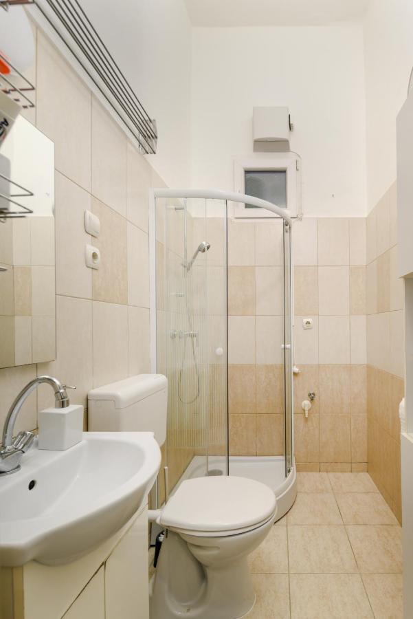 Two Separate Rooms Apartment In City Center, Party District Budapest Ngoại thất bức ảnh